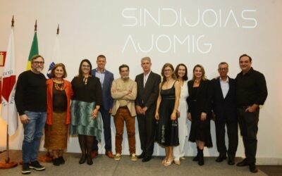 Em noite de homenagem, Sindijoias Ajomig empossa nova diretoria